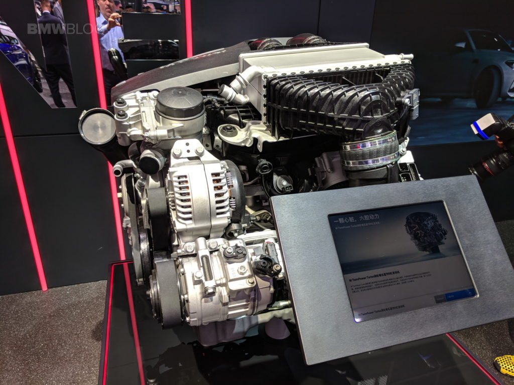 BMW M2 Competition Beijing Auto Show - Engine S58 (9)